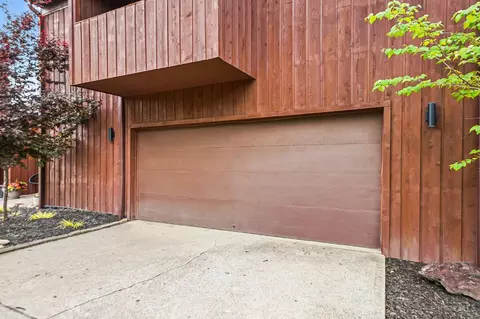 Exterior - 7146 Royalgreen Dr, Cincinnati, OH 45244 photo 10 of 11