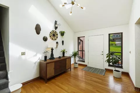 Entry Way - 7146 Royalgreen Dr, Cincinnati, OH 45244 photo 1 of 1