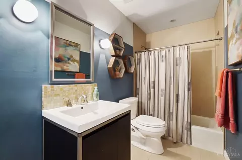 Bath - 7146 Royalgreen Dr, Cincinnati, OH 45244 photo 5 of 5