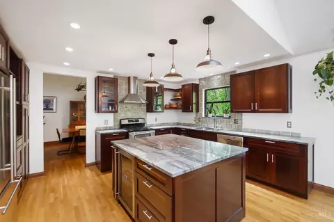 Kitchen - 7146 Royalgreen Dr, Cincinnati, OH 45244 photo 3 of 5