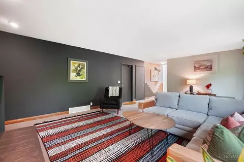 Living - 7146 Royalgreen Dr, Cincinnati, OH 45244 photo 7 of 9