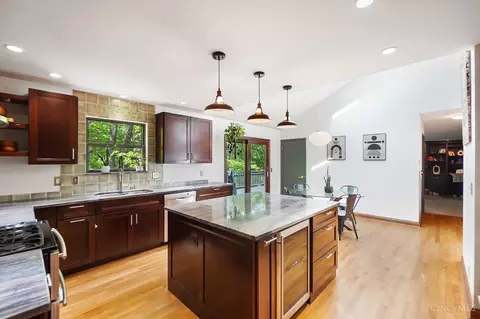 Kitchen - 7146 Royalgreen Dr, Cincinnati, OH 45244 photo 1 of 5