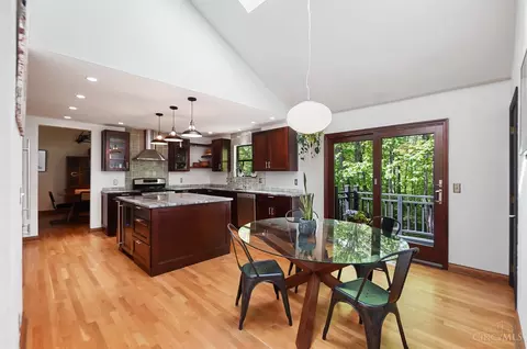 Kitchen - 7146 Royalgreen Dr, Cincinnati, OH 45244 photo 2 of 5