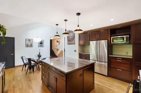 Kitchen - 7146 Royalgreen Dr, Cincinnati, OH 45244 photo 4 of 5