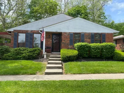2061 Sunset Dr, Hamilton, OH 45013