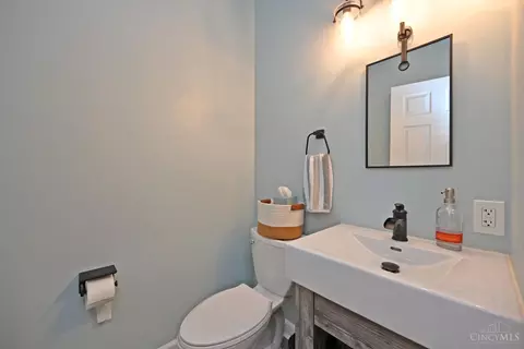 5681 Whetsel Ave, Cincinnati, OH 45227 photo 10