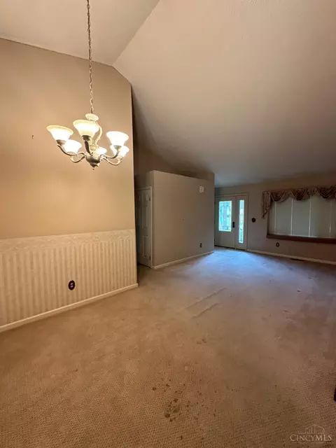 7921 Saddleback Pl, Maineville, OH 45039 photo 3
