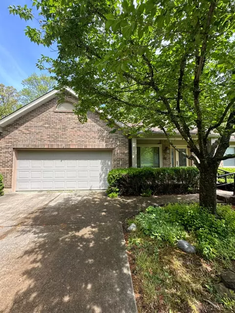7921 Saddleback Pl, Maineville, OH 45039