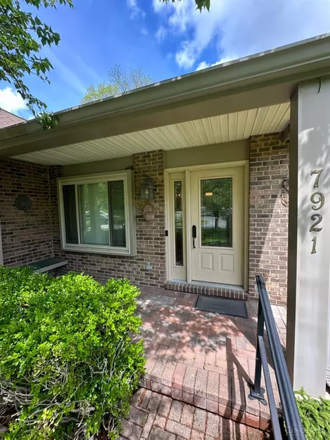 7921 Saddleback Pl, Maineville, OH 45039 photo 2