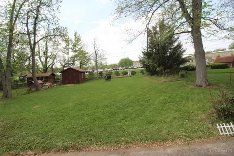 Exterior - 45 Hadley Rd, Greenhills, OH 45218 photo 3 of 4