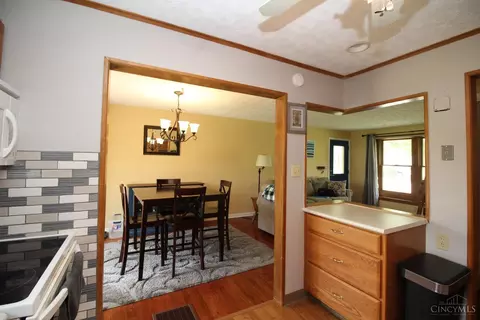 Dining - 45 Hadley Rd, Greenhills, OH 45218 photo 1 of 2
