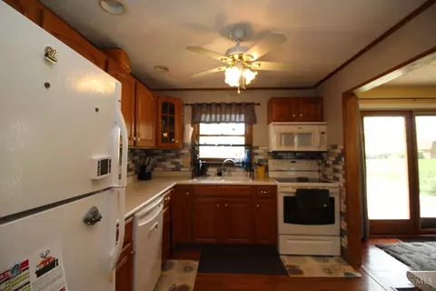 Kitchen - 45 Hadley Rd, Greenhills, OH 45218 photo 2 of 2