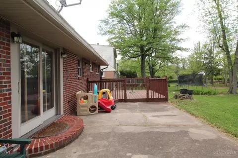 Exterior - 45 Hadley Rd, Greenhills, OH 45218 photo 2 of 4