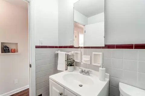 Bath - 3428 Gerold Dr, Cincinnati, OH 45238 photo 2 of 4