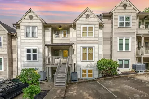 935 Auburnview Dr, Cincinnati, OH 45206