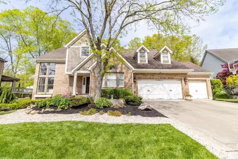 137 Lexington Dr, Loveland, OH 45140