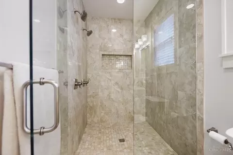 3156 Lookout Cir, Cincinnati, OH 45208 photo 24