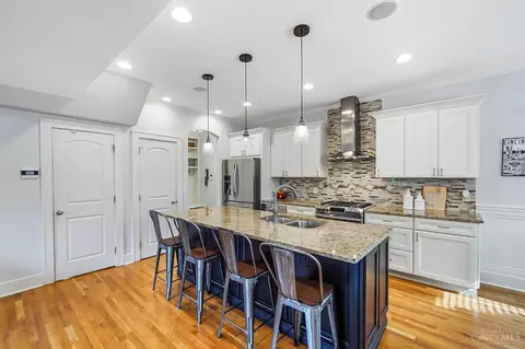 3156 Lookout Cir, Cincinnati, OH 45208 photo 6