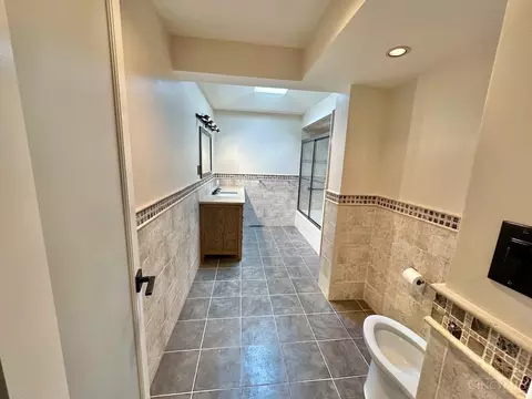 Bath - 7877 State Rd, Cincinnati, OH 45255 photo 2 of 7