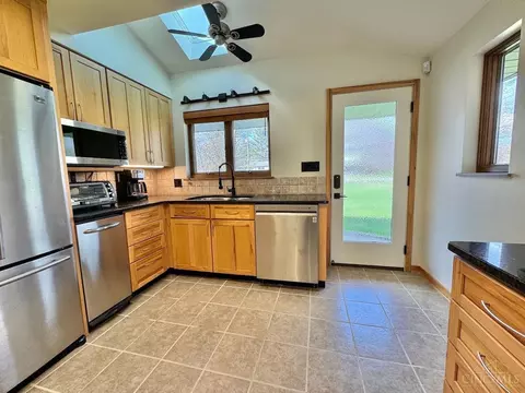 Kitchen - 7877 State Rd, Cincinnati, OH 45255 photo 6 of 8
