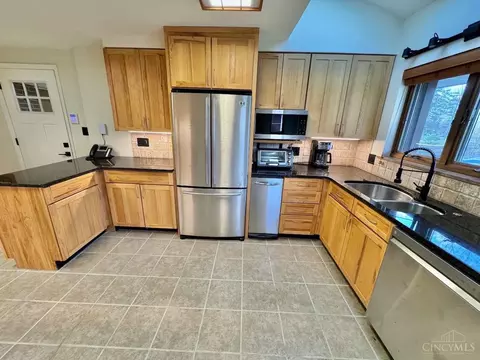 Kitchen - 7877 State Rd, Cincinnati, OH 45255 photo 5 of 8