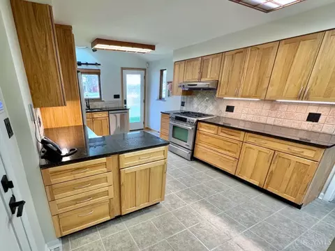 Kitchen - 7877 State Rd, Cincinnati, OH 45255 photo 3 of 8