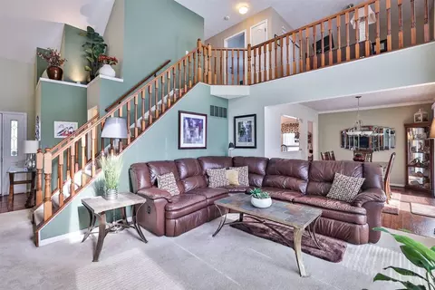 Living - 149 Eagleview Way, Reading, OH 45215 photo 3 of 4