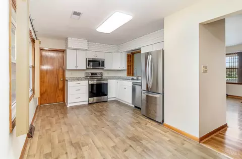 Kitchen - 934 Locust Corner Rd, Cincinnati, OH 45245 photo 1 of 2