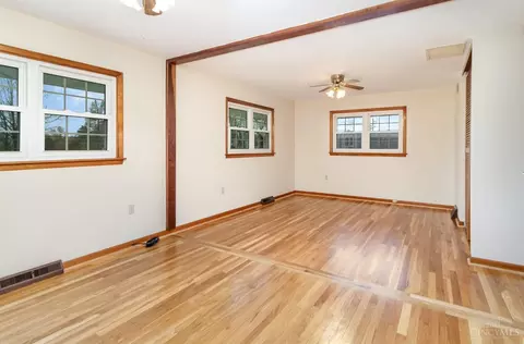 Living - 934 Locust Corner Rd, Cincinnati, OH 45245 photo 3 of 3