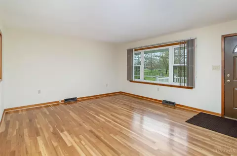 Living - 934 Locust Corner Rd, Cincinnati, OH 45245 photo 1 of 3