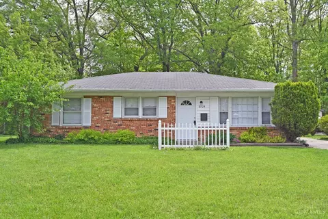 8524 Sunlight Dr, Cincinnati, OH 45231