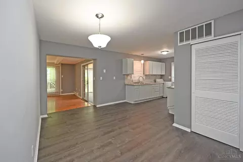 8524 Sunlight Dr, Cincinnati, OH 45231 photo 11
