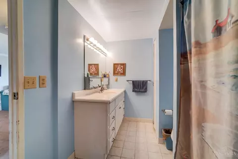 Bath - 2680 Lehman Rd #C103, Cincinnati, OH 45204 photo 2 of 4
