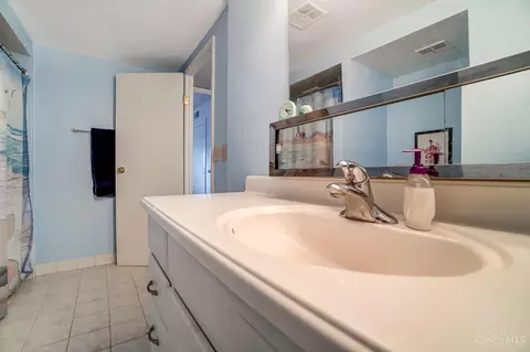 Bath - 2680 Lehman Rd #C103, Cincinnati, OH 45204 photo 3 of 4