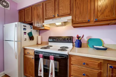 Kitchen - 2680 Lehman Rd #C103, Cincinnati, OH 45204 photo 5 of 6