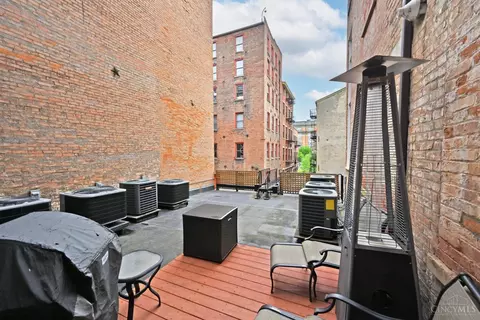 Exterior - 1306 Main St #3, Cincinnati, OH 45202 photo 2 of 8