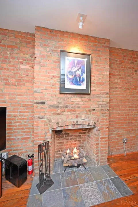 Living - 1306 Main St #3, Cincinnati, OH 45202 photo 5 of 8