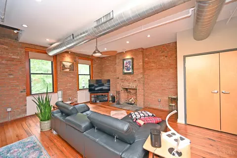 Living - 1306 Main St #3, Cincinnati, OH 45202 photo 3 of 8