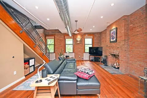 Living - 1306 Main St #3, Cincinnati, OH 45202 photo 2 of 8