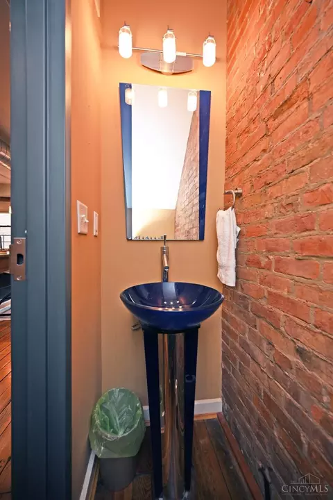 Bath - 1306 Main St #3, Cincinnati, OH 45202 photo 1 of 3