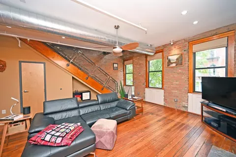 Living - 1306 Main St #3, Cincinnati, OH 45202 photo 8 of 8