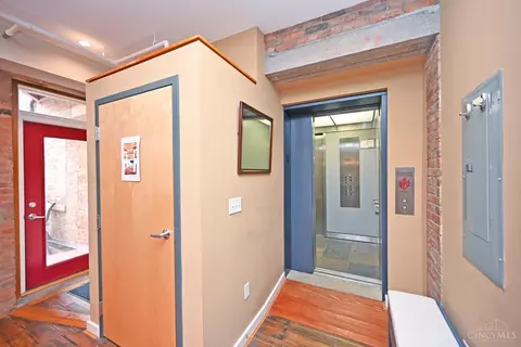 Entry Way - 1306 Main St #3, Cincinnati, OH 45202 photo 2 of 2