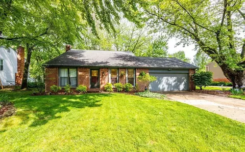 5804 Patrick Henry Dr, Milford, OH 45150