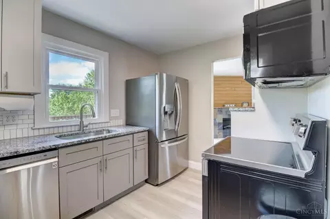 Kitchen - 71 Harrison Ave, Cleves, OH 45002 photo 4 of 4