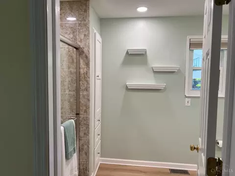 Bath - 4147 James Dr, Cincinnati, OH 45245 photo 2 of 3