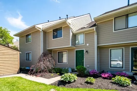 9477 Hunters Creek Dr, Blue Ash, OH 45242
