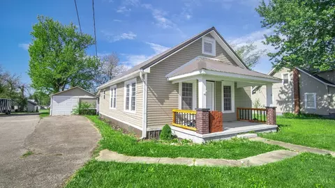 15 Chautauqua Ave, Peebles, OH 45660