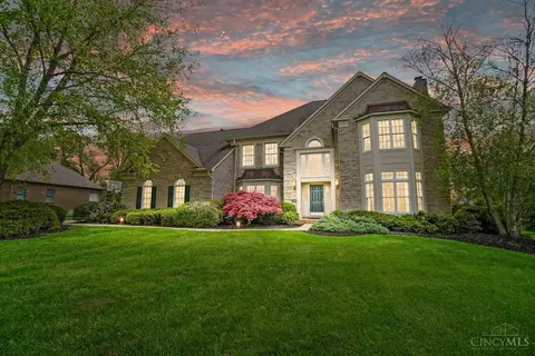 8633 Hetheridge Ln, Montgomery, OH 45249