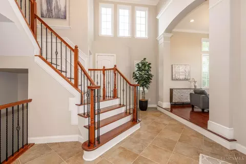 Entry Way - 4638 Braid Ln, Mason, OH 45040 photo 4 of 9