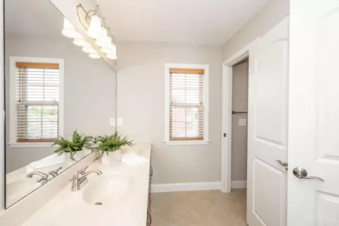 Bath - 4638 Braid Ln, Mason, OH 45040 photo 10 of 12